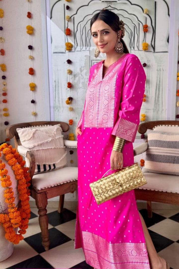Roshni Chopra In Our Nats Statement Silk Kaftan With Brocade Detail - Pink