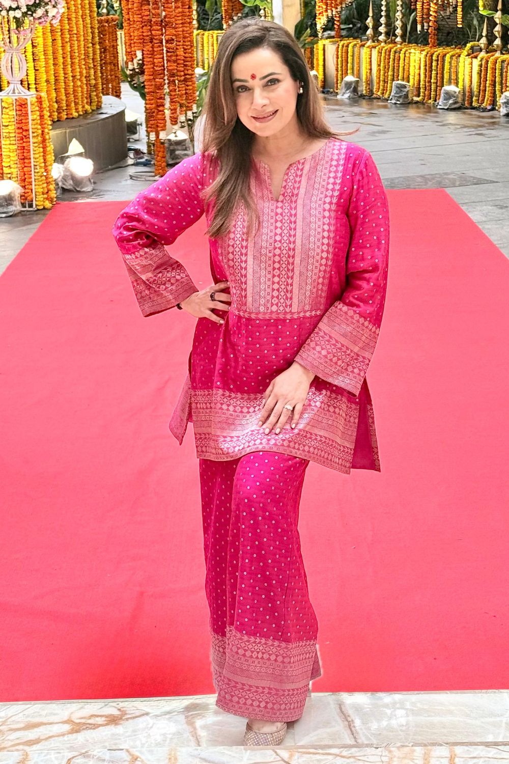 Neelam Kothari Soni In Our Sitara-Dotted Silk Kurta Set (Pink)