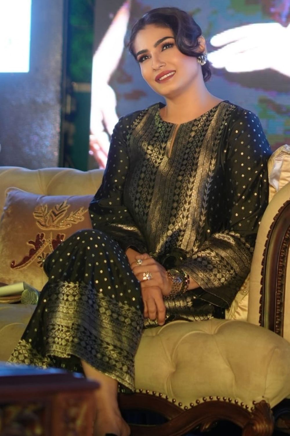 Raveena Tandon In Our Sitara-Dotted Silk Kurta Set (Black)