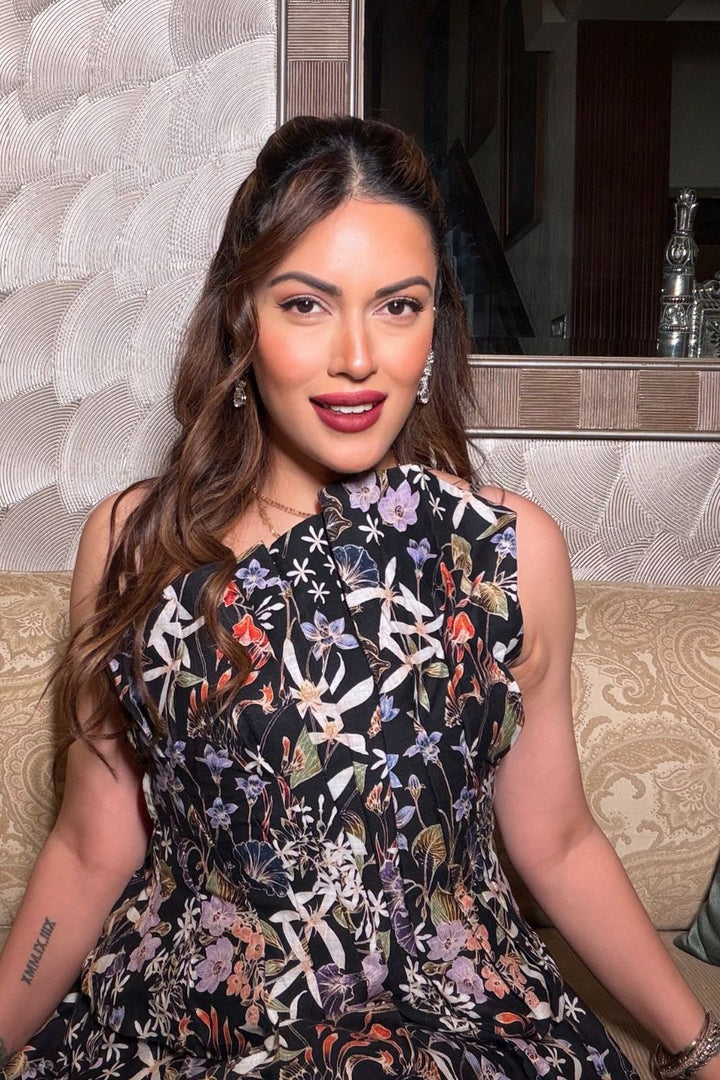 Himani Shah In Our Eliza Fanfare Set