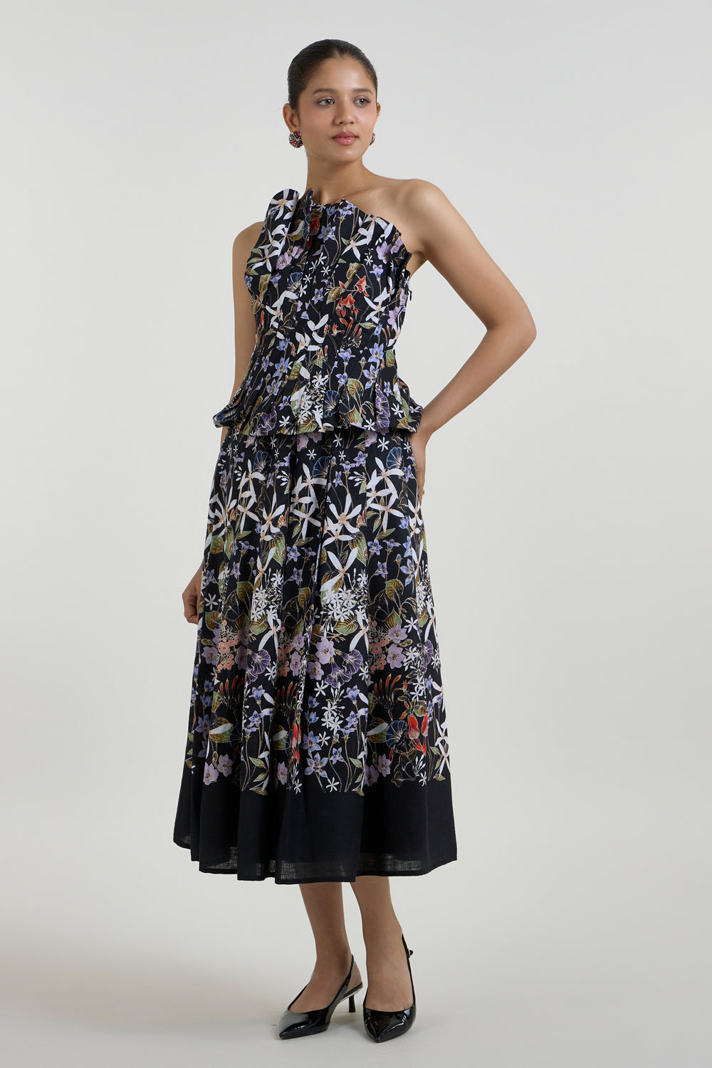 Himani Shah In Our Eliza Fanfare Set
