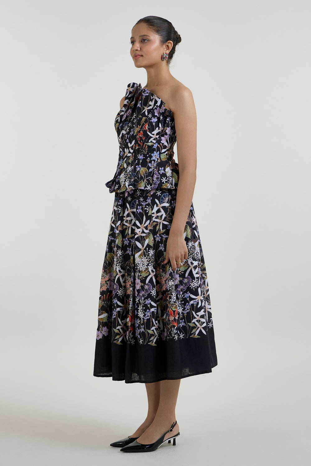 Himani Shah In Our Eliza Fanfare Set
