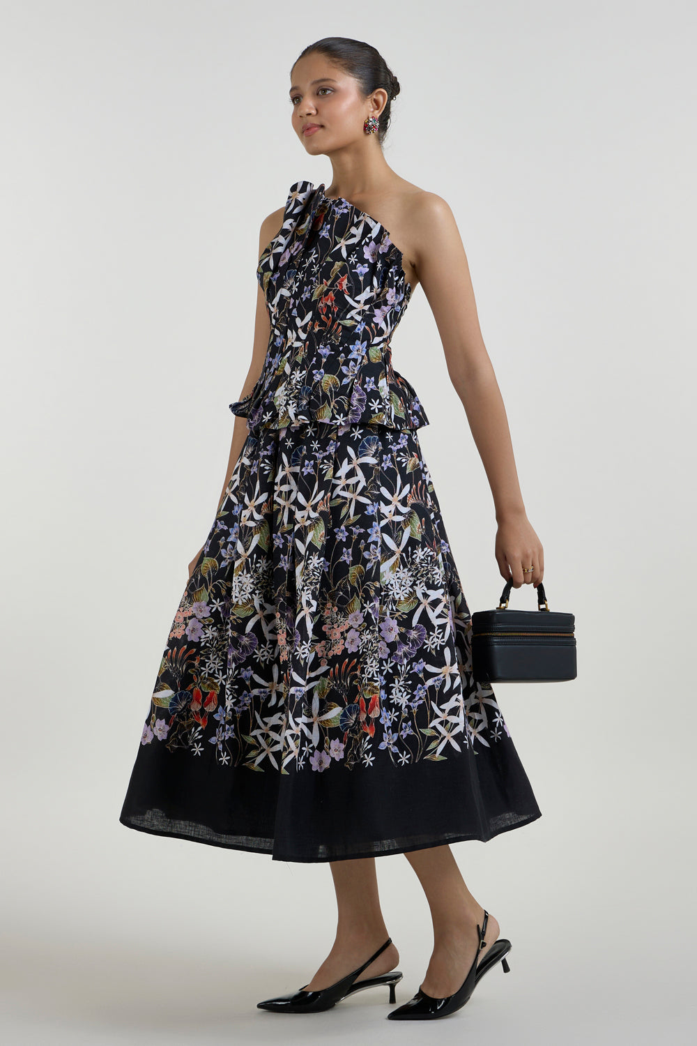 Himani Shah In Our Eliza Fanfare Set