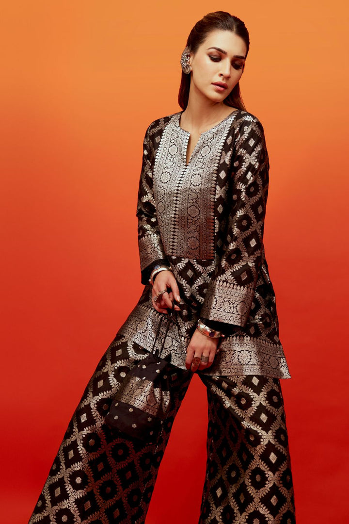 Kriti Sanon In Our Heera Brocade Jaal Kurta With Pants - Black
