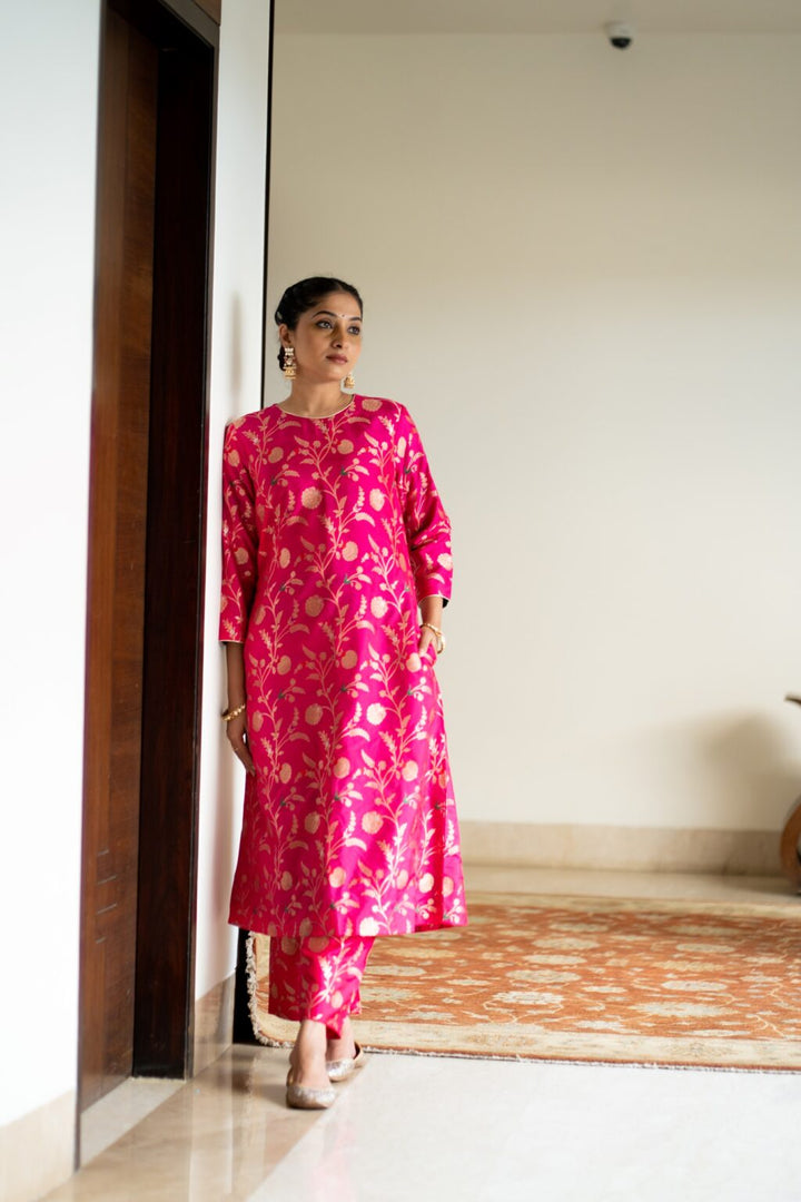 Pink Dainty Floral Jaal Brocade Kurta Set