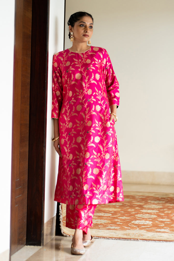 Pink Dainty Floral Jaal Brocade Kurta Set