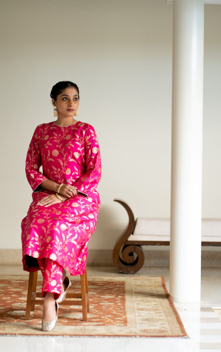 Pink Dainty Floral Jaal Brocade Kurta Set