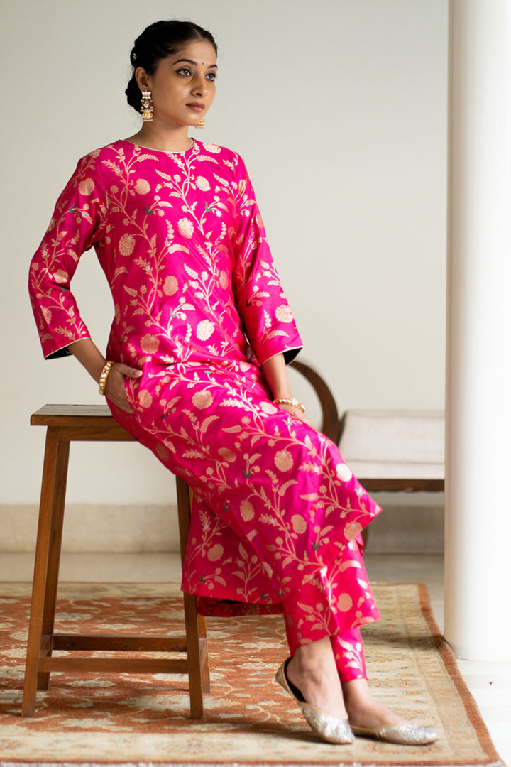 Pink Dainty Floral Jaal Brocade Kurta Set