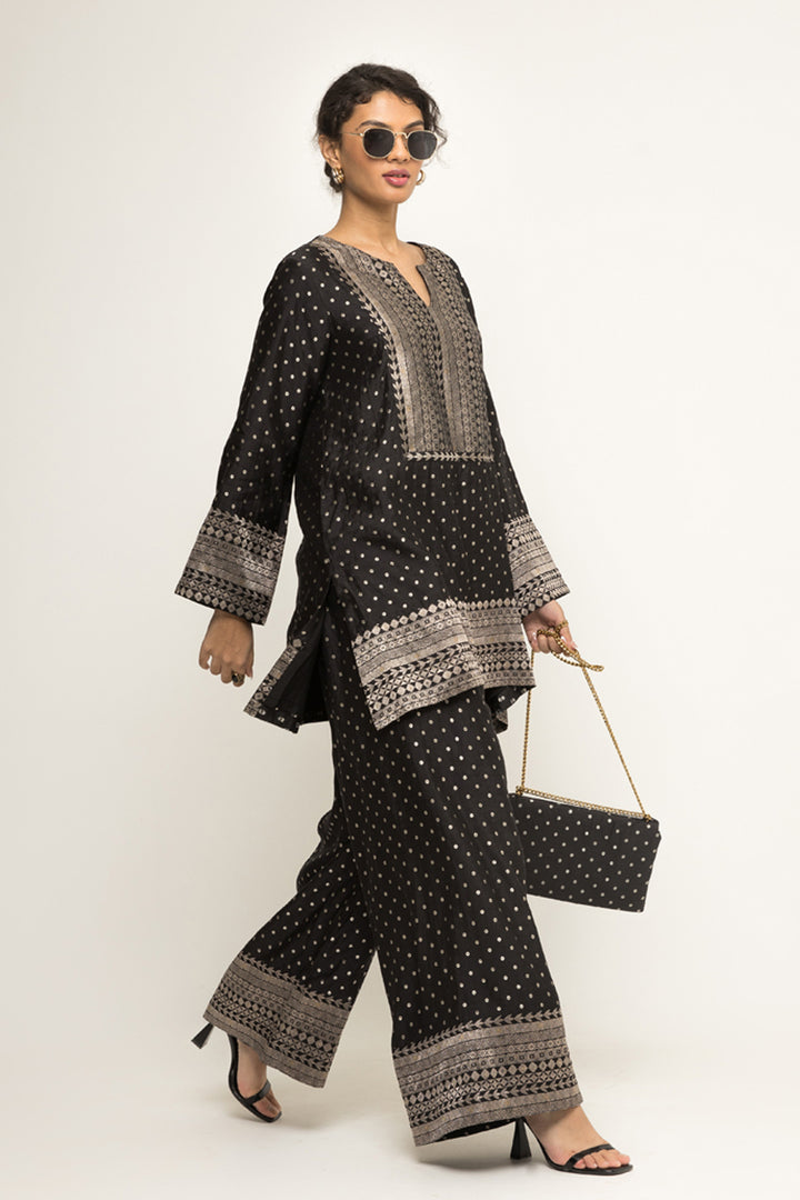 Sitara-Dotted Silk Kurta Set (Black)