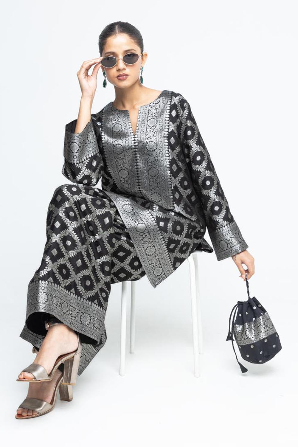 Heera Brocade Jaal Kurta With Pants - Black