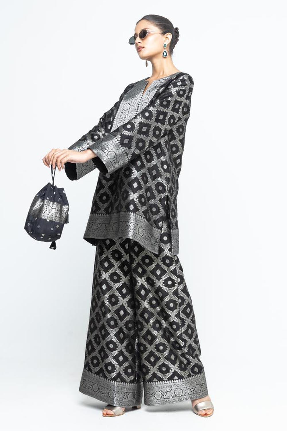 Heera Brocade Jaal Kurta With Pants - Black