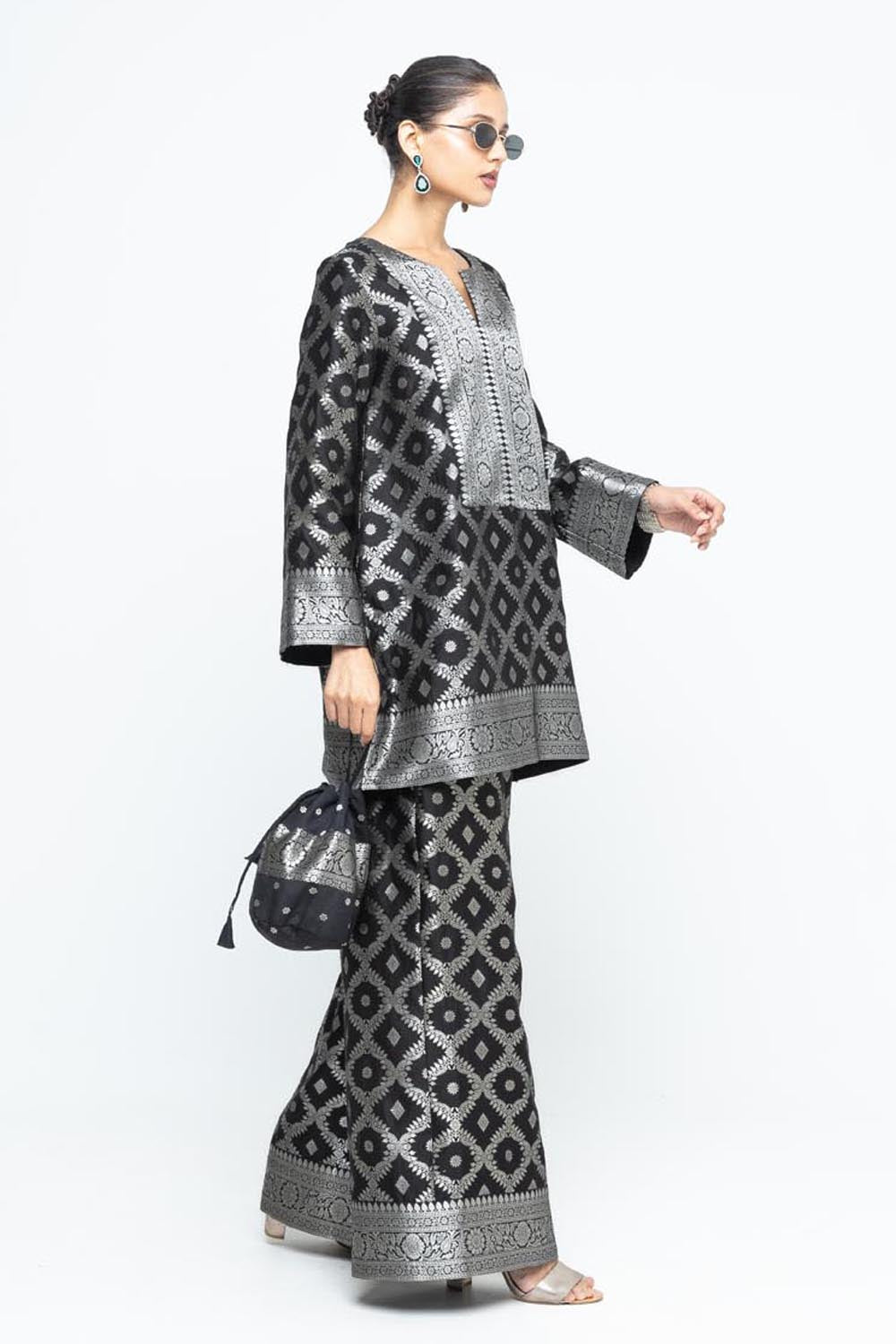 Heera Brocade Jaal Kurta With Pants - Black