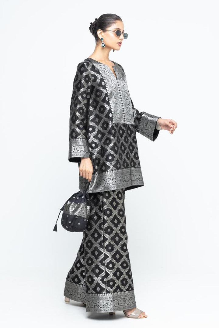 Heera Brocade Jaal Kurta With Pants - Black