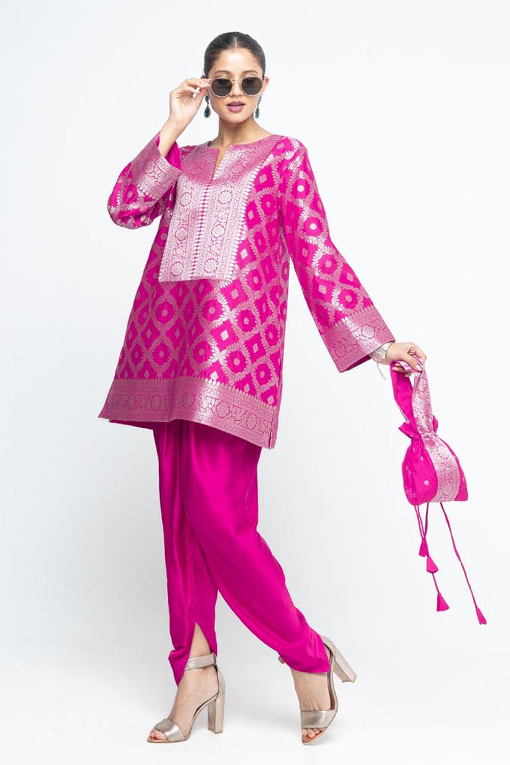 Heer Pink Brocade Jaal Kurta With Dhoti Set