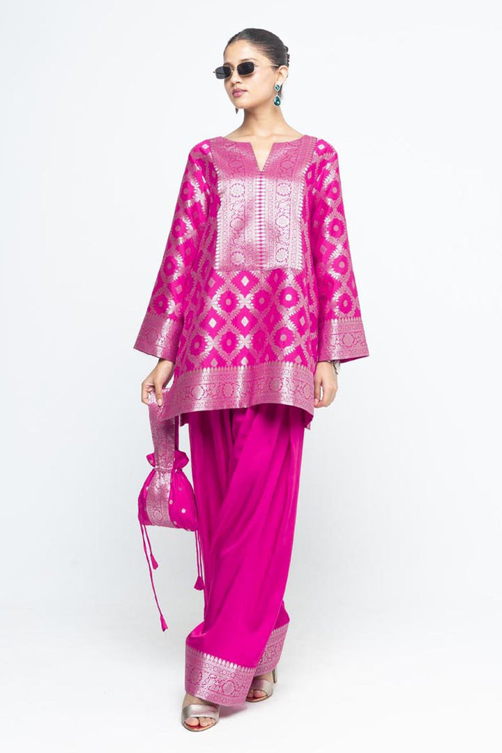 Seerat Brocade Jaal Silk Kurta With Farshi Set - Pink