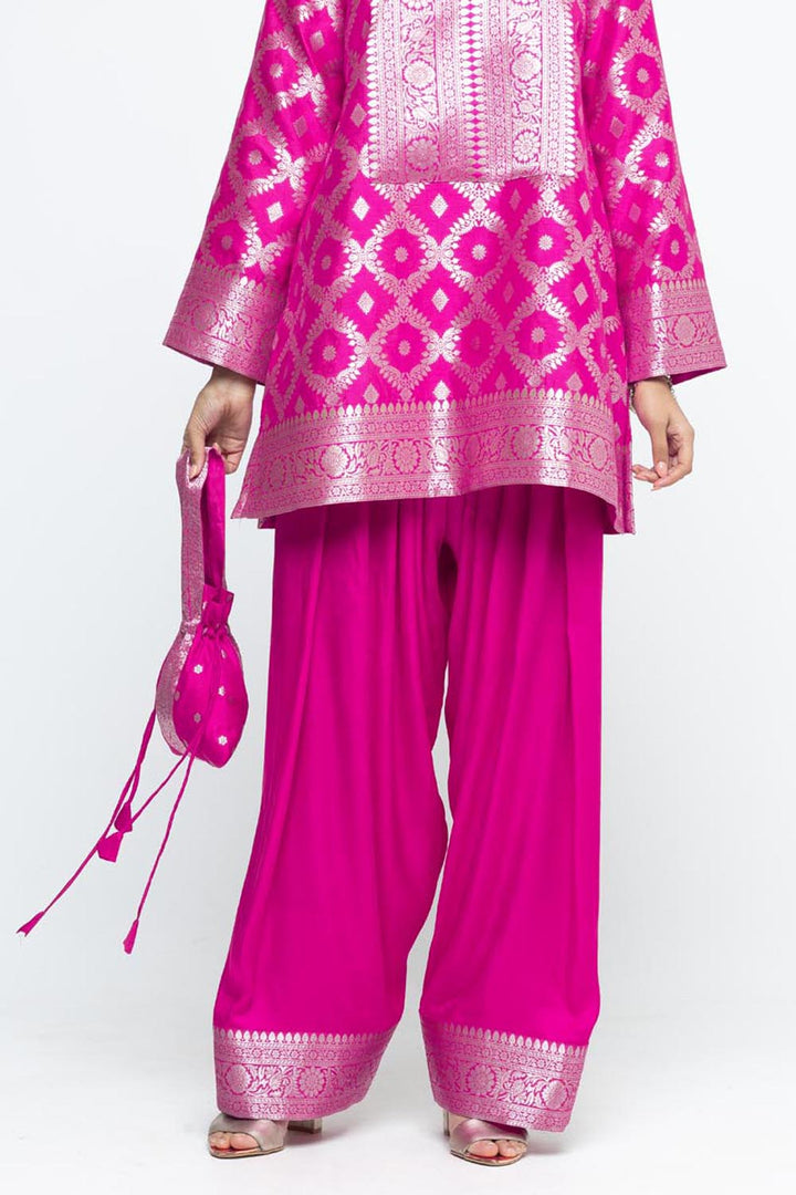 Seerat Brocade Jaal Silk Kurta With Farshi Set - Pink