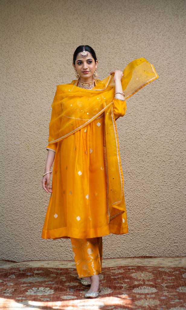 Orange Jaal Neck Butti Benarasi Kora Silk Kurta Set