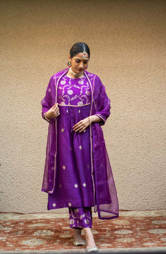 Purple Jaal Neck Butti Benarasi Kora Silk Kurta Set