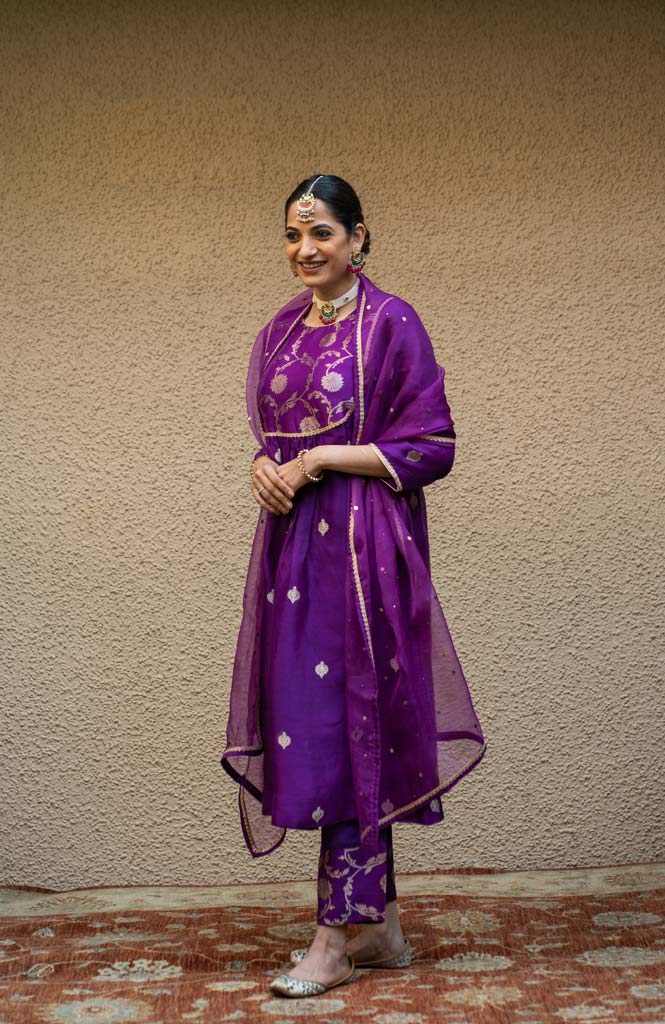 Purple Jaal Neck Butti Benarasi Kora Silk Kurta Set