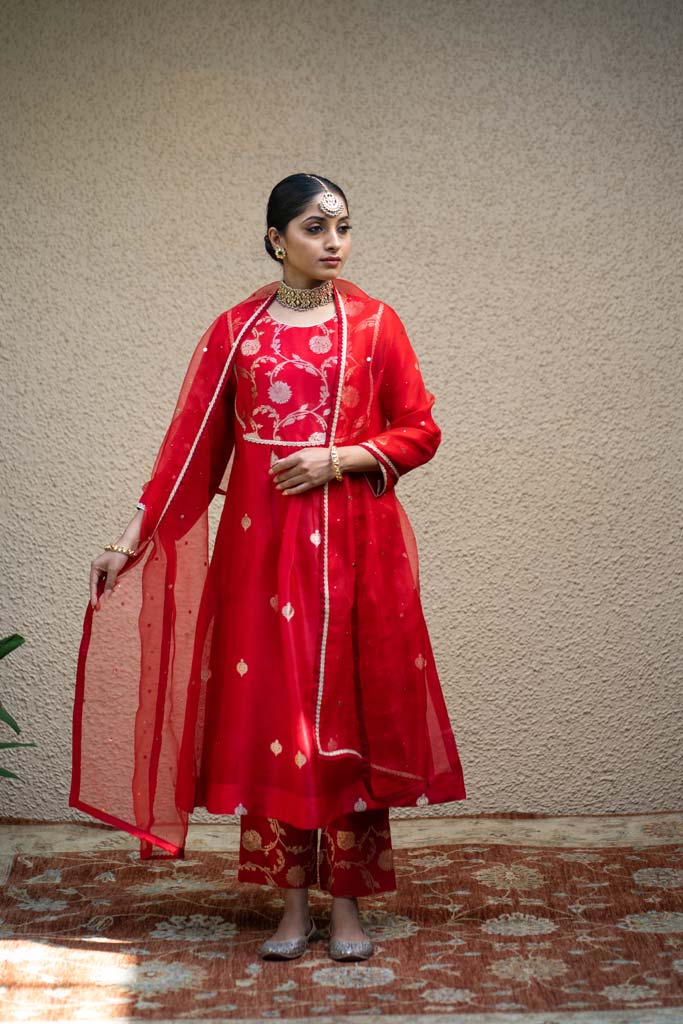 Red Jaal Neck Butti Benarasi Kora Silk Kurta Set