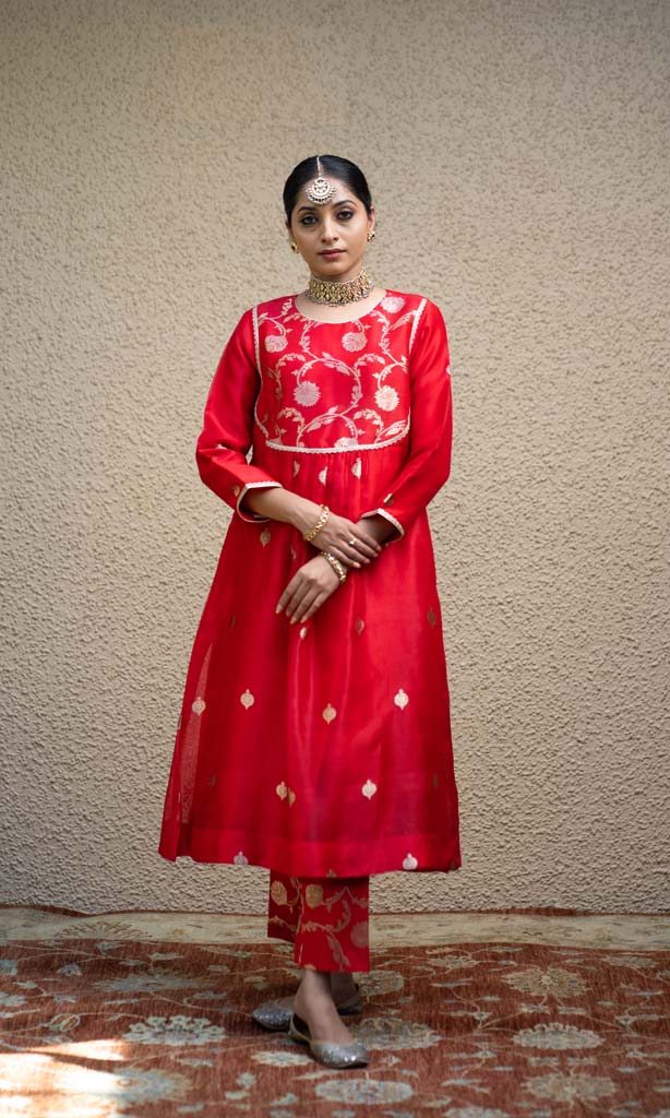 Red Jaal Neck Butti Benarasi Kora Silk Kurta Set
