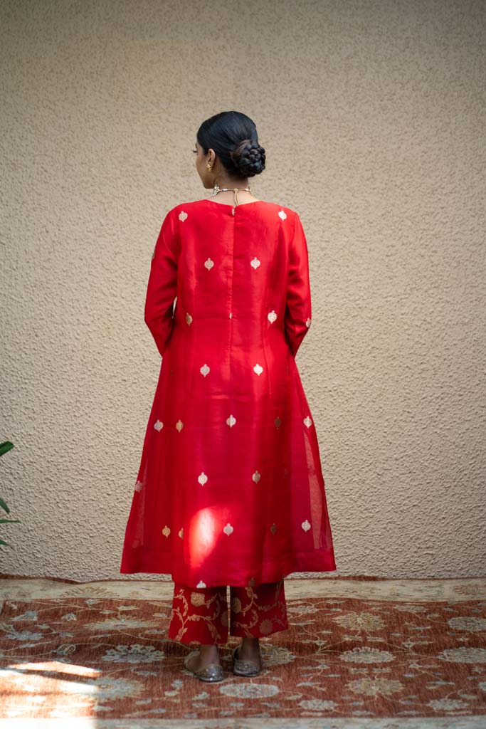 Red Jaal Neck Butti Benarasi Kora Silk Kurta Set